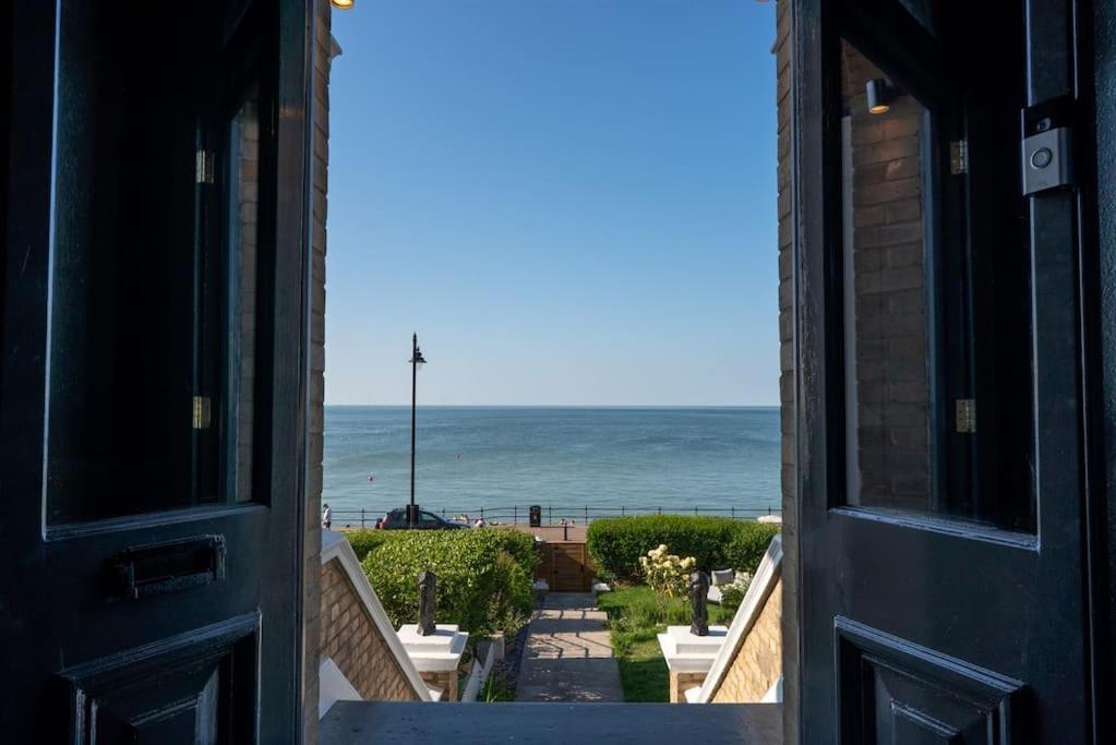 Beachfront Luxury Home With Spectacular Sea Views Herne Bay Esterno foto